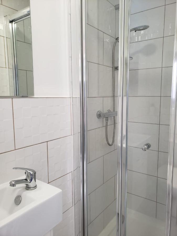 Guest house Vibrant Single Only For One Adult 3*